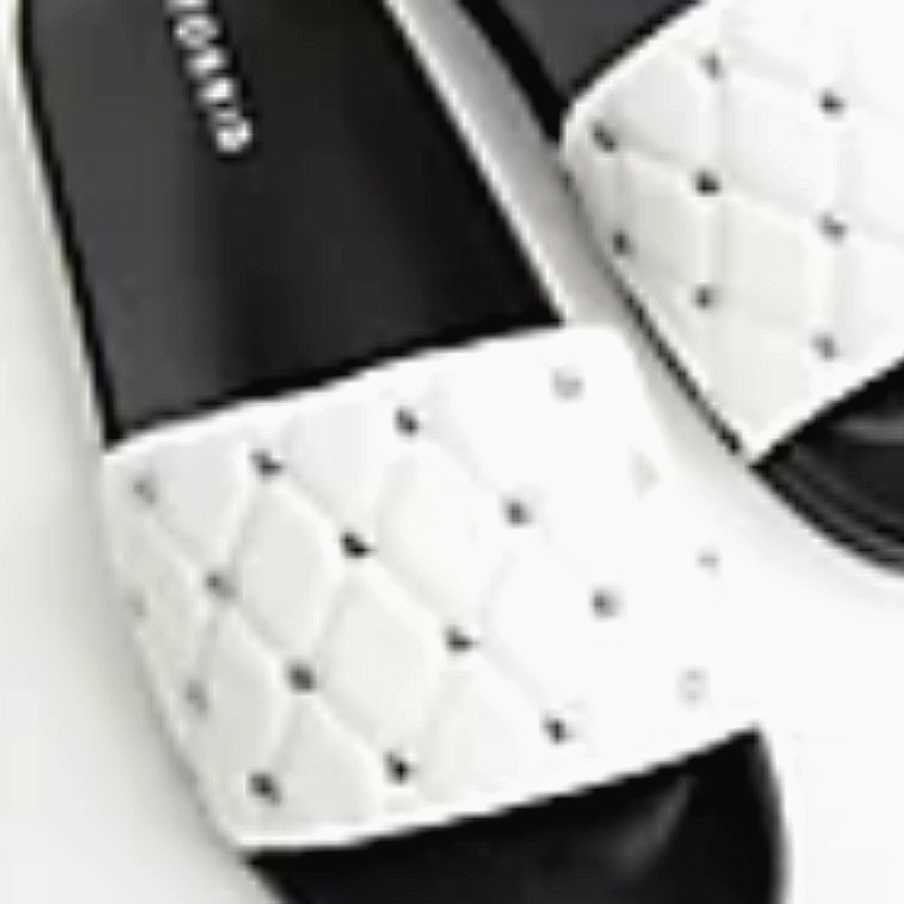 Torrid 12W Slides